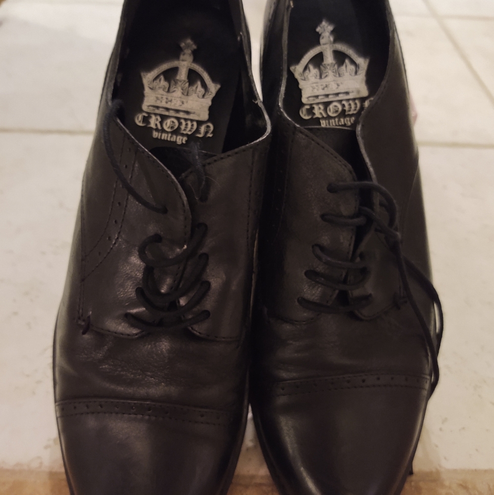 Ladies Wingtip shoes